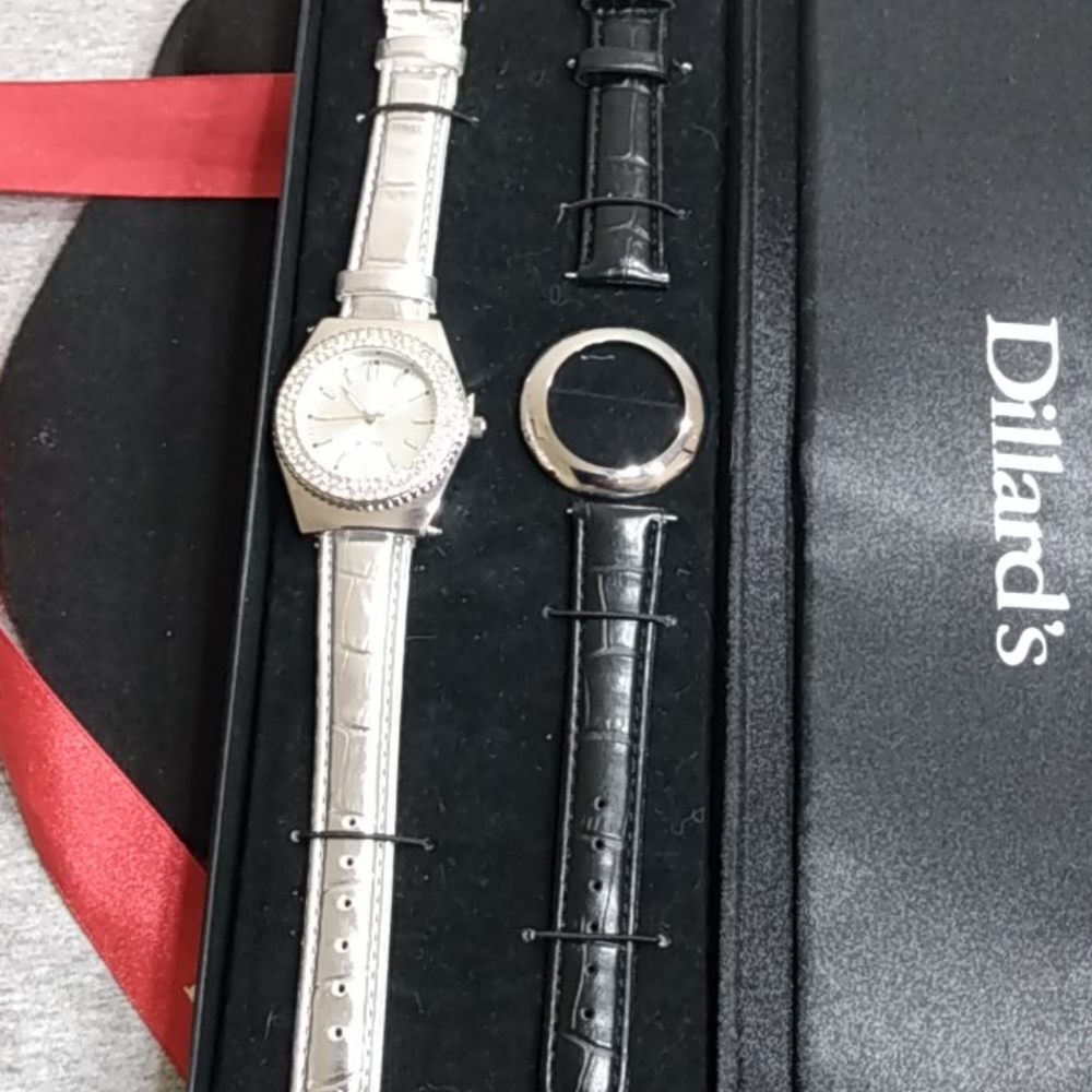 Quartz Watch - Picture 2 of 4